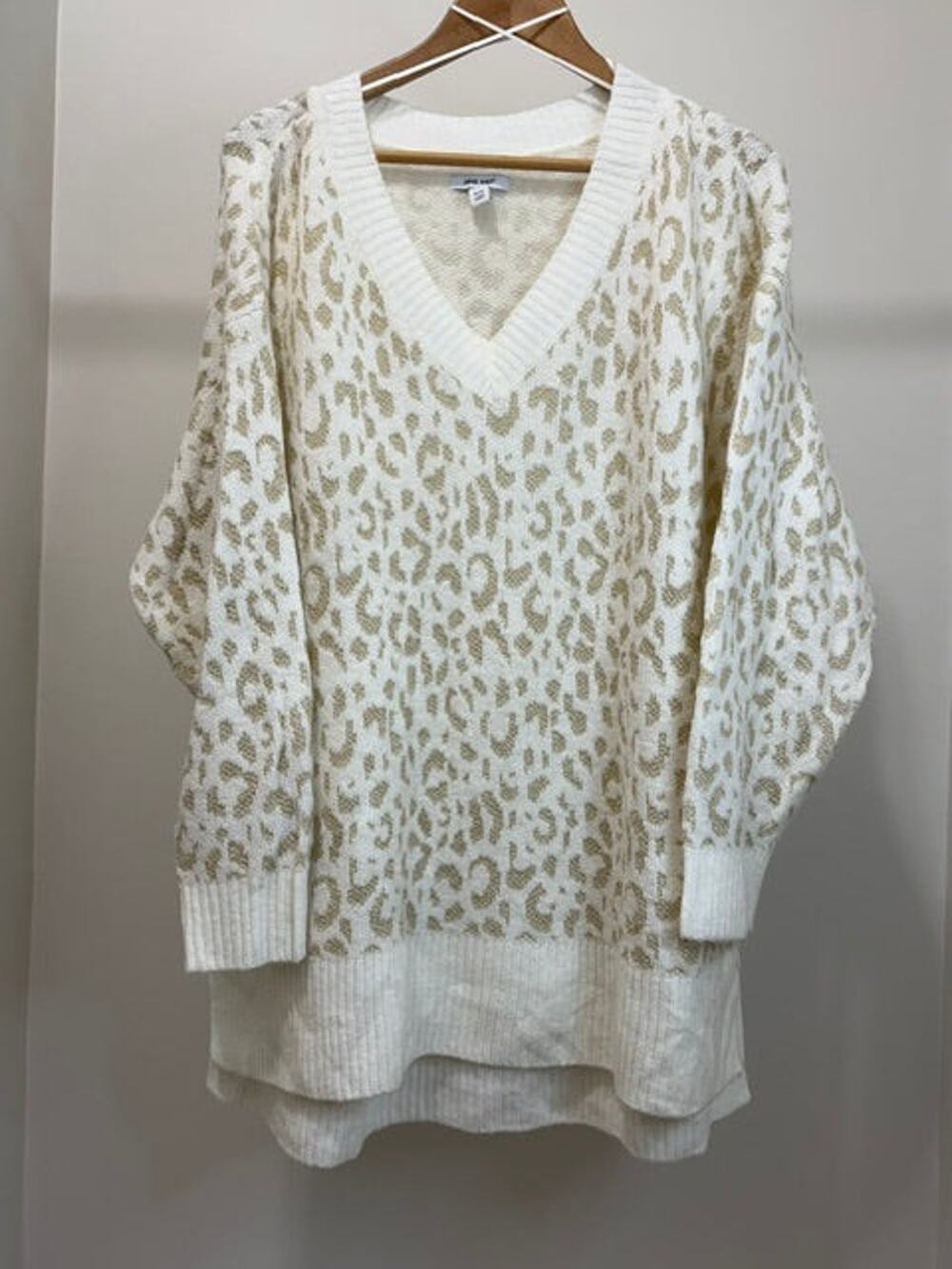 Nine West Metallic Leopard V Neck Sweater Cream Gold XXL